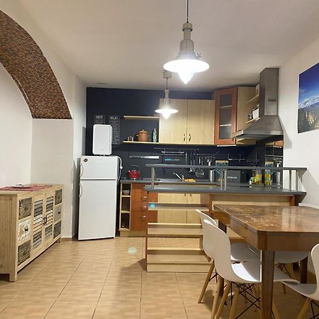 Cozy Garden Apartment In The Heart Of Prága Kültér fotó