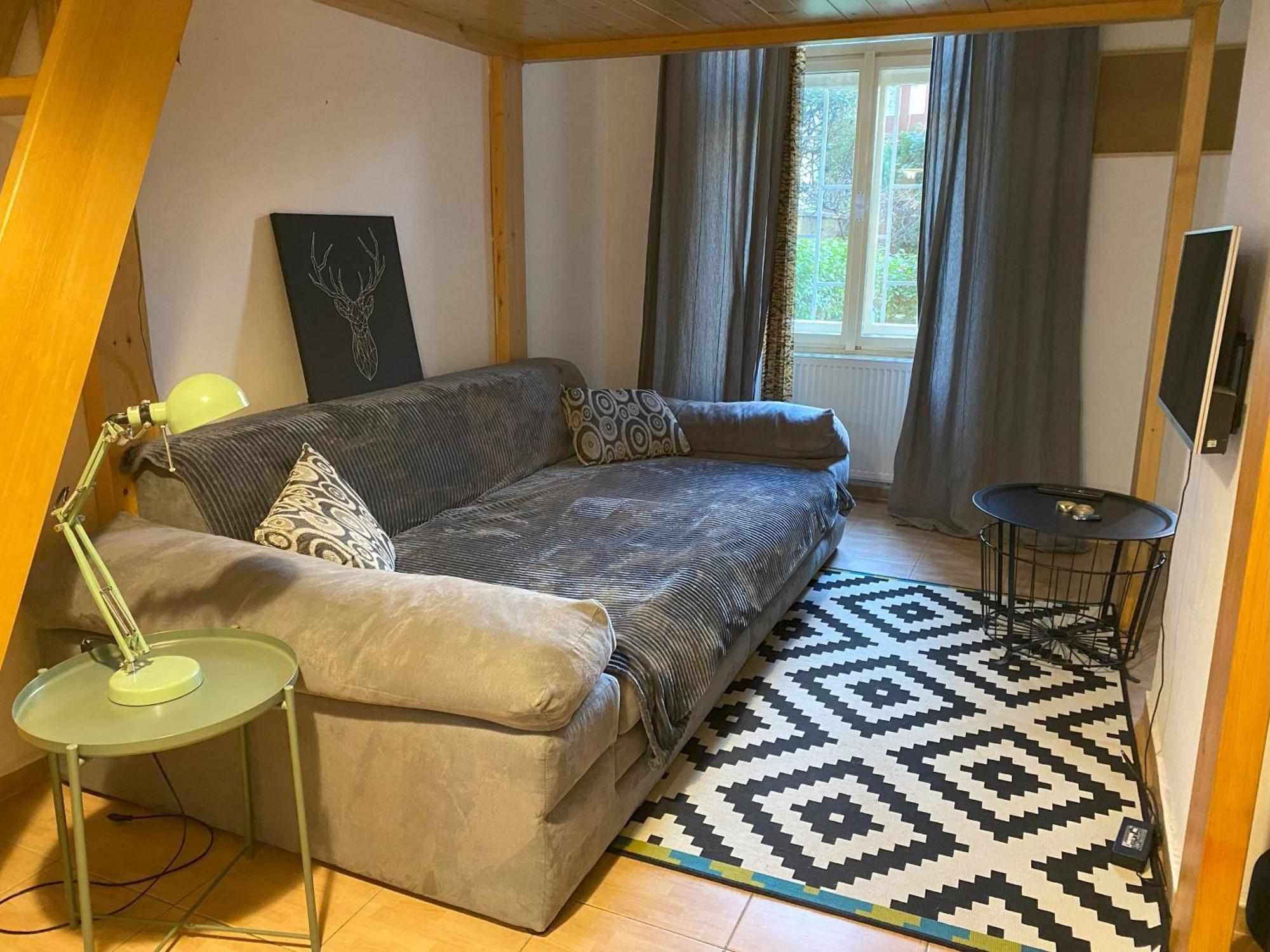 Cozy Garden Apartment In The Heart Of Prága Kültér fotó