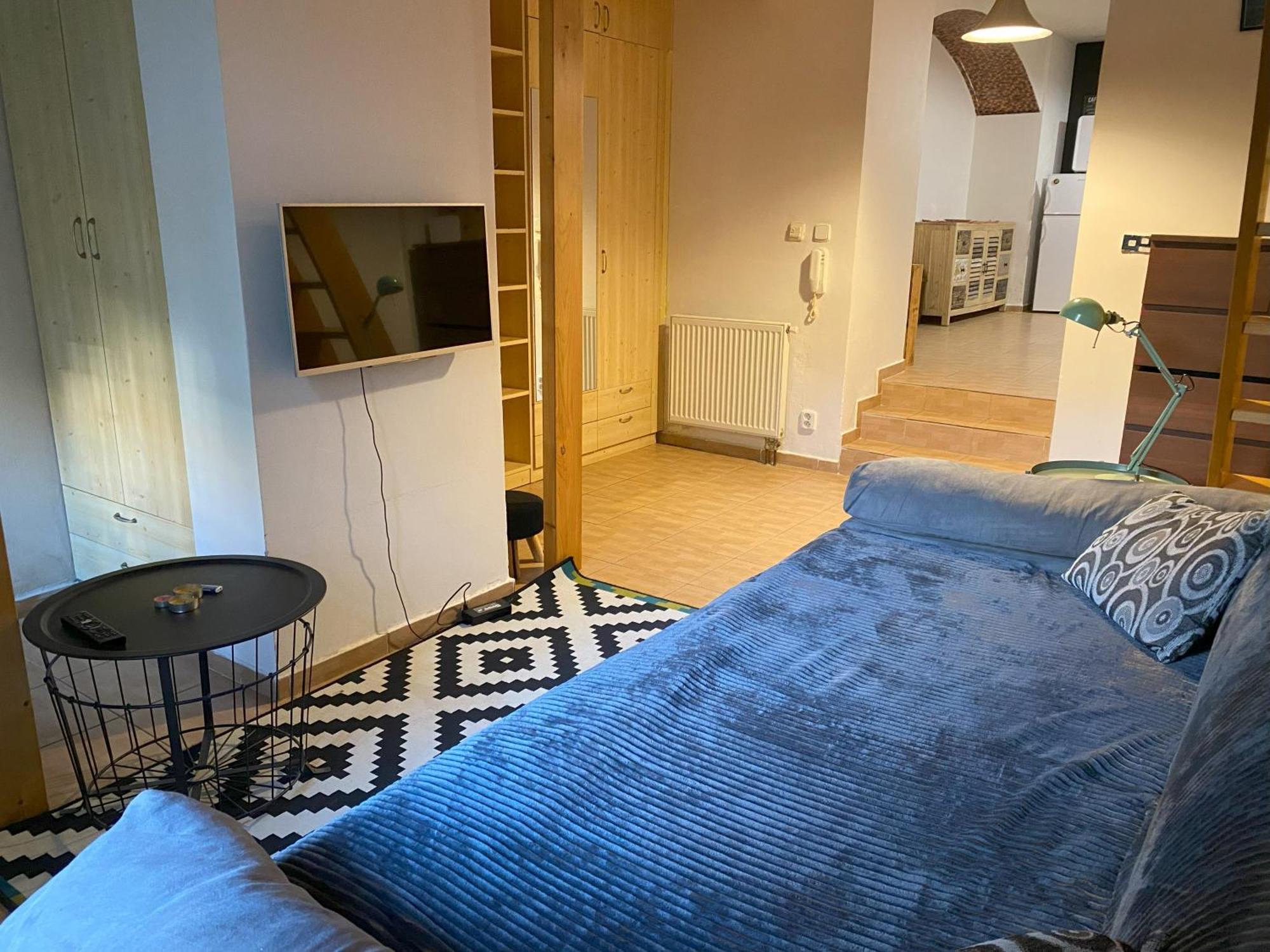 Cozy Garden Apartment In The Heart Of Prága Kültér fotó